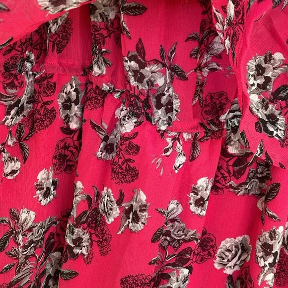 Torrid Pink Floral Flutter Sleeve Tiered Blouse - Picture 7 of 12
